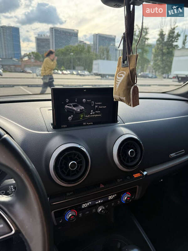 Седан Audi A3 2018 в Киеве