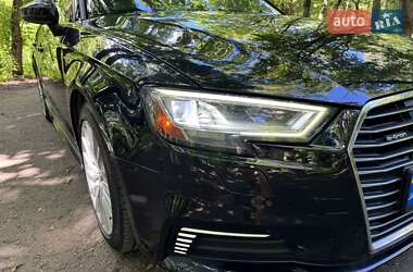 Хэтчбек Audi A3 2017 в 
