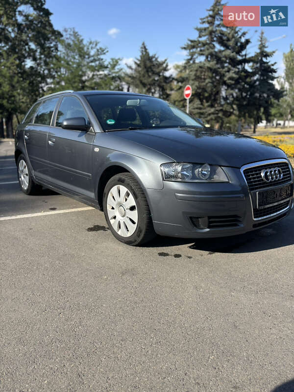 Хэтчбек Audi A3 2007 в 