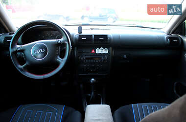 Хетчбек Audi A3 2002 в 