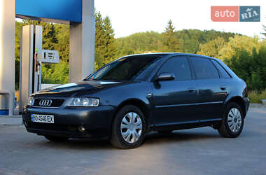 Хетчбек Audi A3 2002 в 