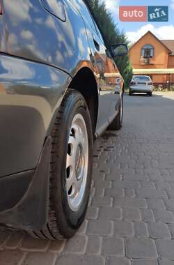 Хэтчбек Audi A3 2002 в 