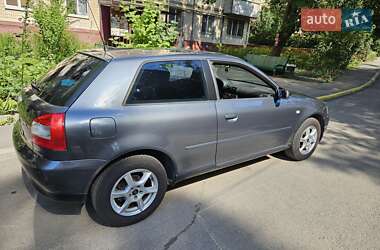 Хэтчбек Audi A3 2003 в 