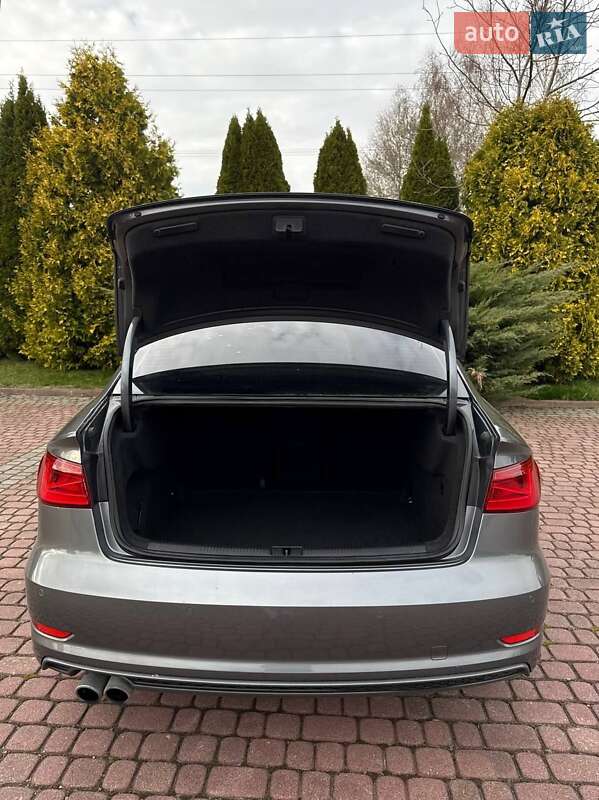 Седан Audi A3 2016 в Львове