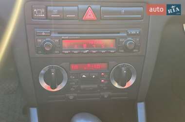 Хэтчбек Audi A3 2005 в 