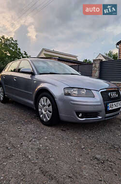 Хэтчбек Audi A3 2004 в 