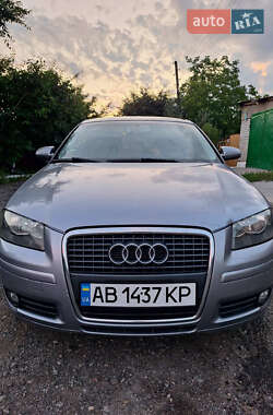 Хэтчбек Audi A3 2004 в 