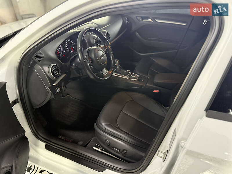 Седан Audi A3 2015 в Вишневом фото 4 Седан Audi A3 2015 в Вишневом