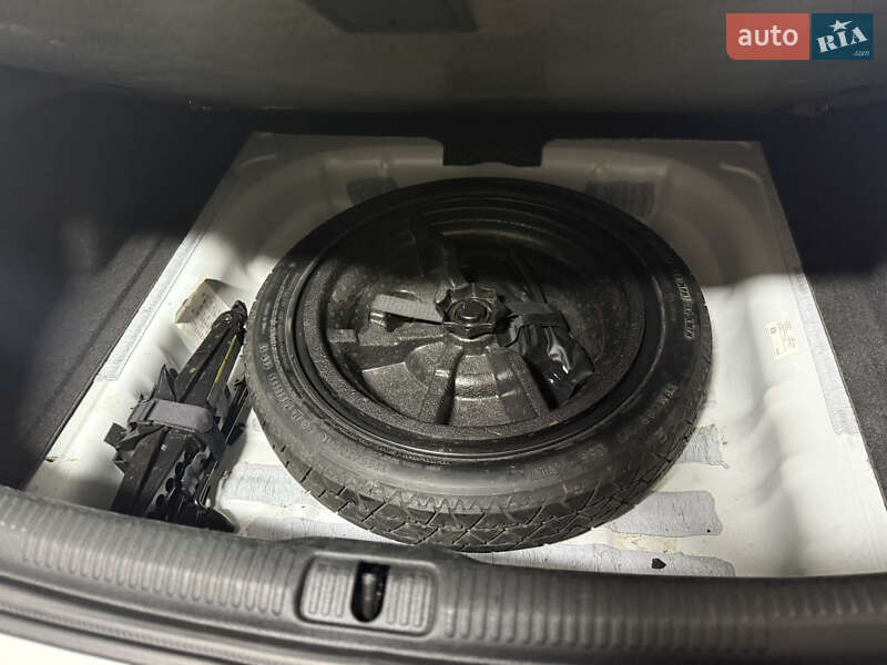 Седан Audi A3 2015 в Вишневом фото 6 Седан Audi A3 2015 в Вишневом