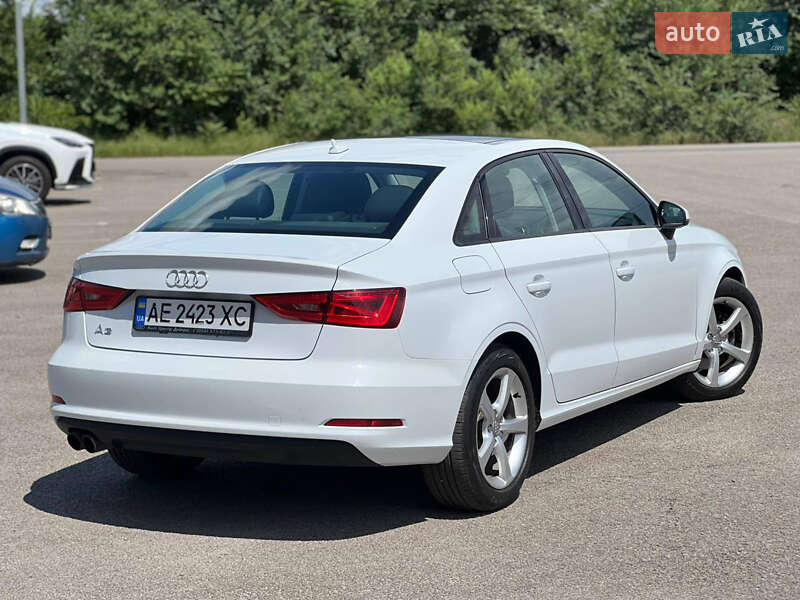 Седан Audi A3 2014 в Днепре