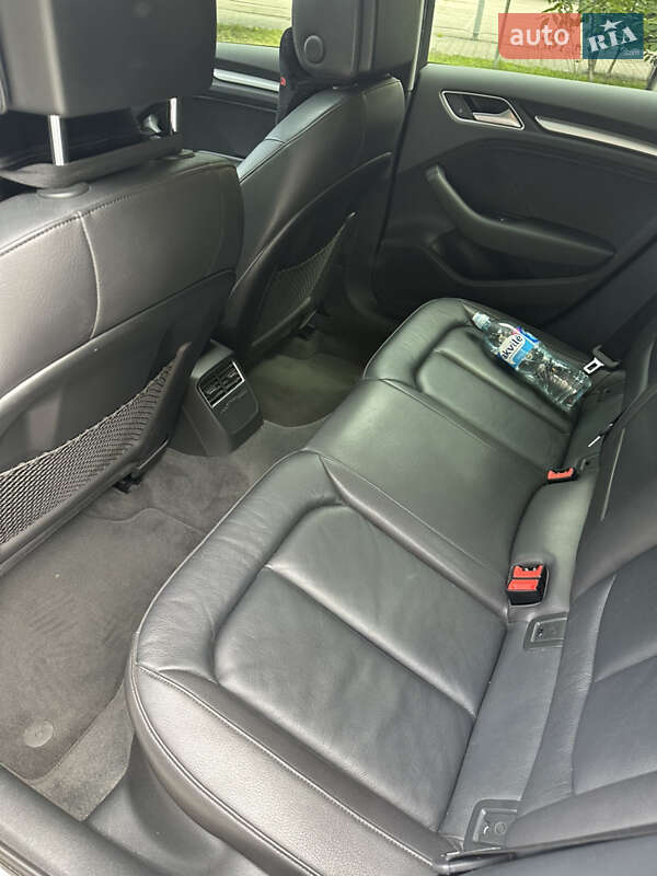 Седан Audi A3 2016 в Киеве