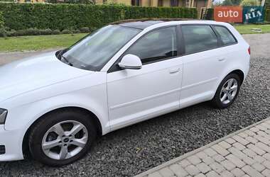 Хэтчбек Audi A3 2010 в 