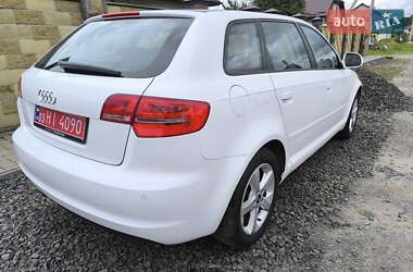 Хэтчбек Audi A3 2010 в 