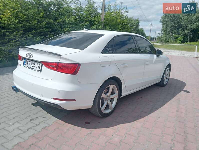 Седан Audi A3 2015 в Шепетовке