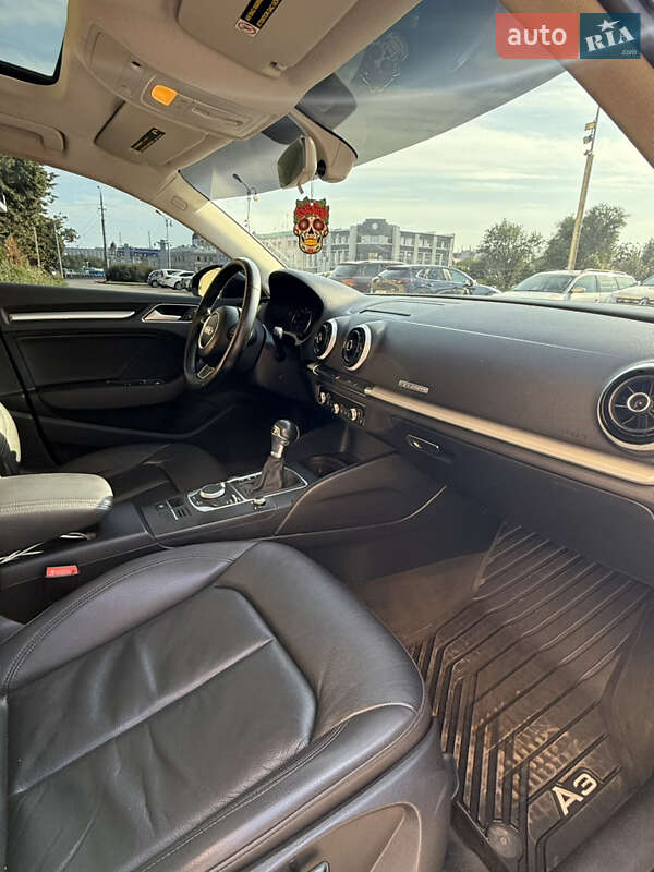 Седан Audi A3 2015 в Харькове