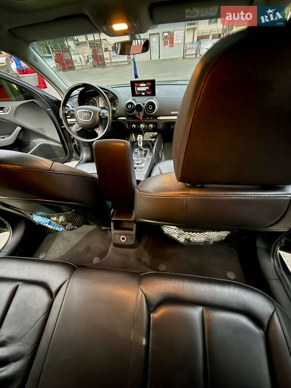 Седан Audi A3 2016 в Киеве