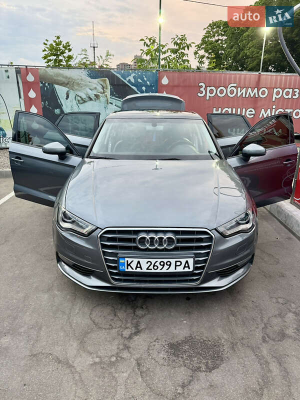 Седан Audi A3 2016 в Киеве