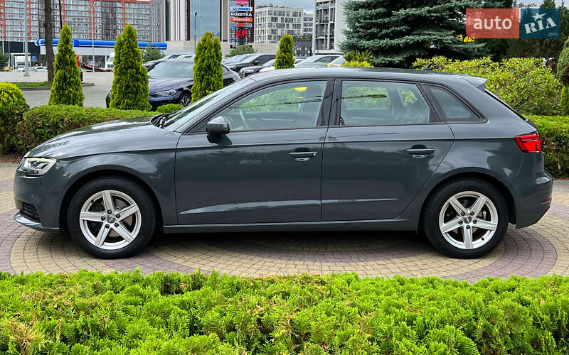 Хэтчбек Audi A3 2019 в Львове
