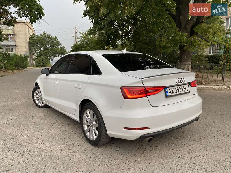 Седан Audi A3 2015 в Балаклее