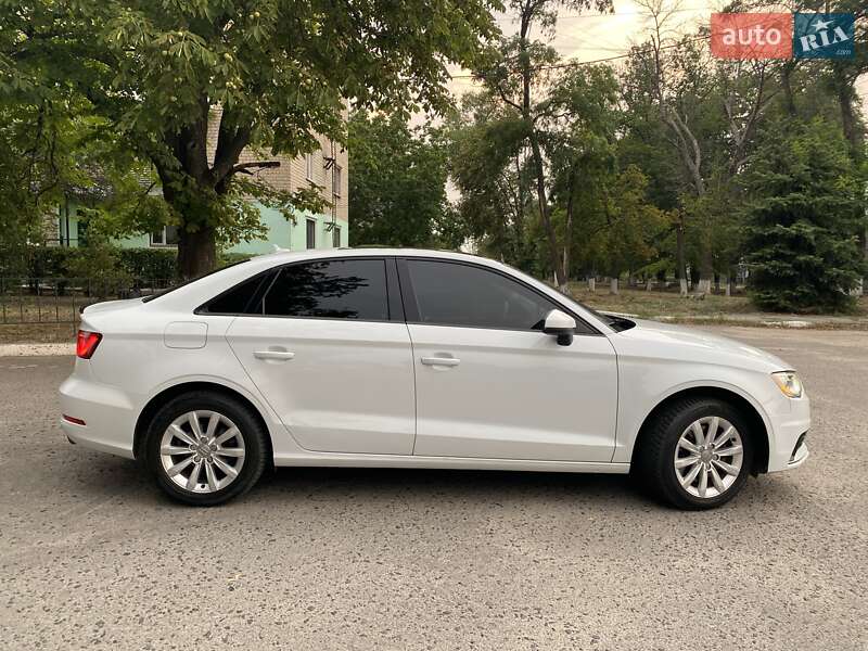Седан Audi A3 2015 в Балаклее