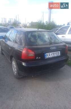 Хэтчбек Audi A3 2000 в 