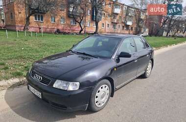 Хэтчбек Audi A3 2000 в 