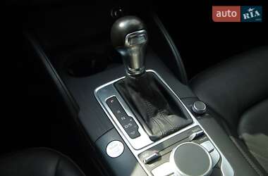 Хэтчбек Audi A3 2015 в 