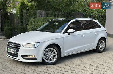 Хэтчбек Audi A3 2016 в 