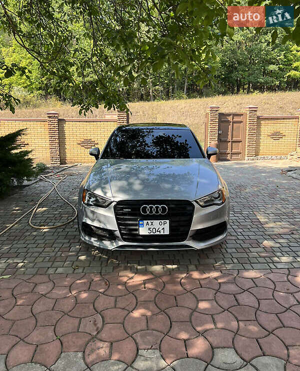Седан Audi A3 2015 в Днепре