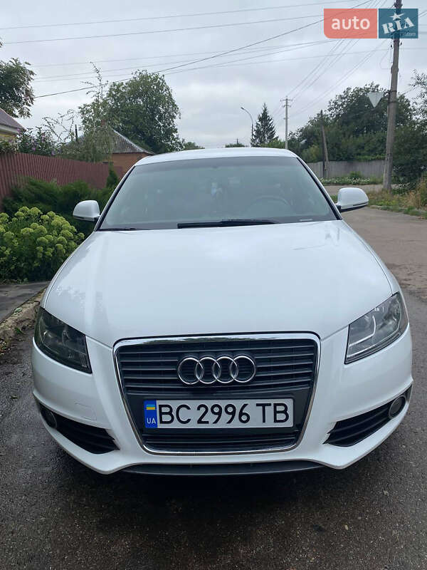 Хэтчбек Audi A3 2009 в 