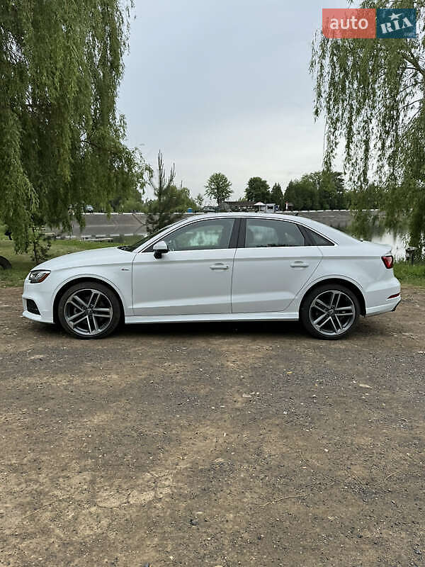 Седан Audi A3 2018 в Ивано-Франковске