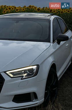 Седан Audi A3 2017 в 