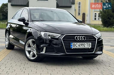 Седан Audi A3 2016 в 