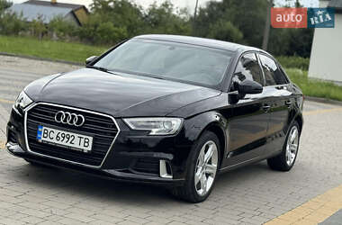Седан Audi A3 2016 в 