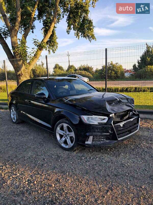 Седан Audi A3 2018 в Львове