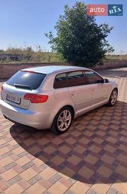 Хэтчбек Audi A3 2012 в 