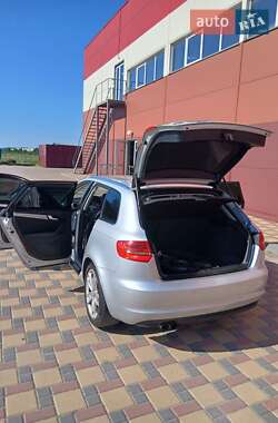 Хэтчбек Audi A3 2012 в 