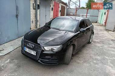 Хэтчбек Audi A3 2016 в 
