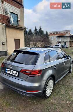 Хэтчбек Audi A3 2015 в 