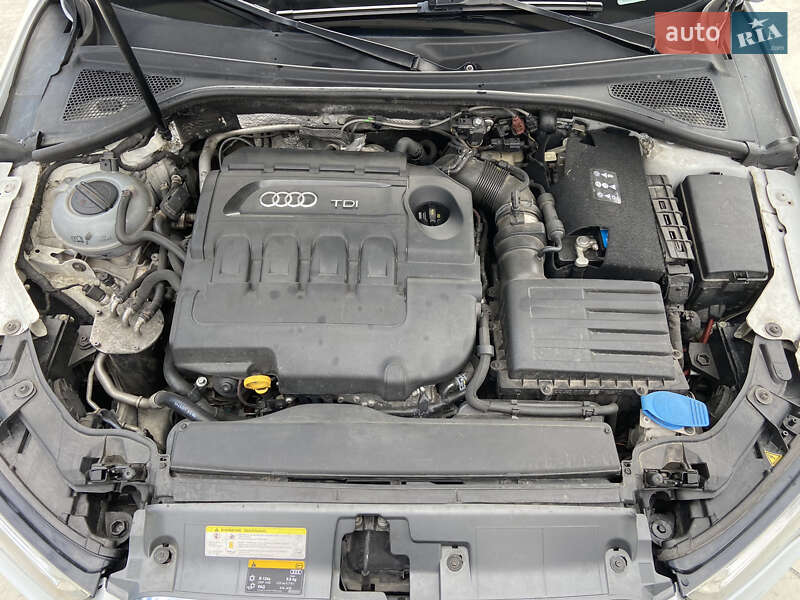 Седан Audi A3 2016 в Киеве