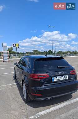 Хэтчбек Audi A3 2016 в Киеве