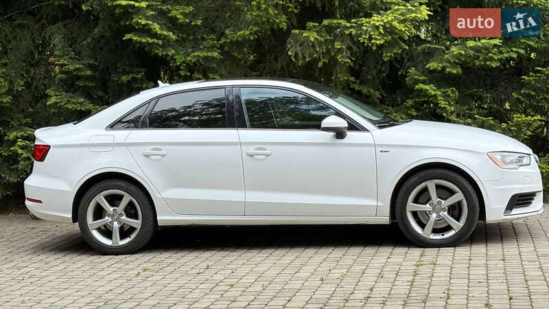 Седан Audi A3 2015 в Львове