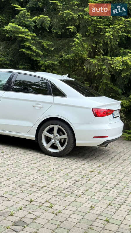 Седан Audi A3 2015 в Львове