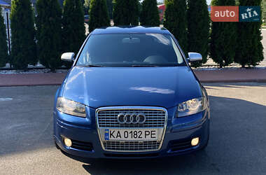 Хэтчбек Audi A3 2006 в 