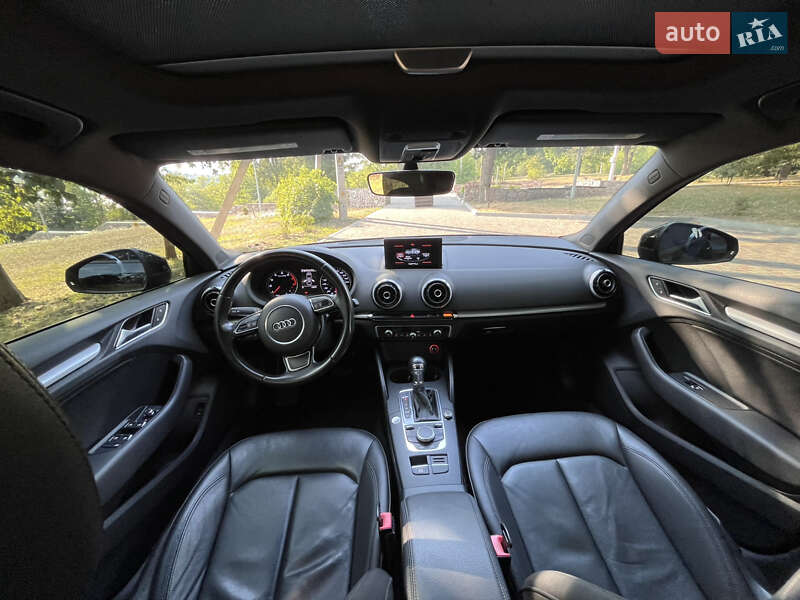 Седан Audi A3 2015 в Кропивницком