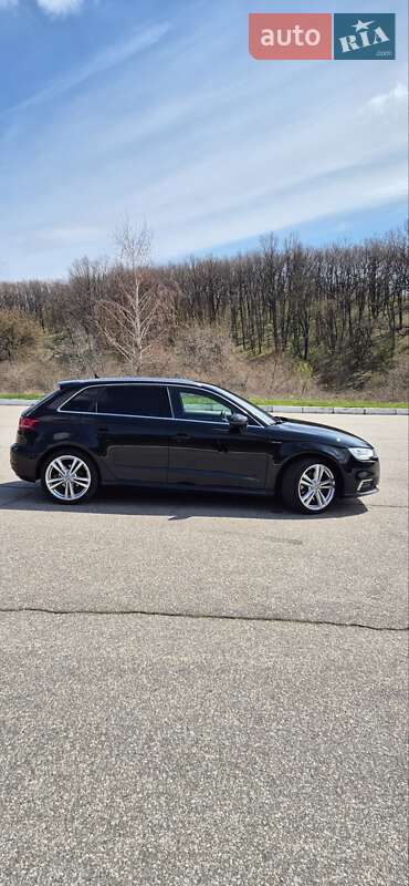 Хэтчбек Audi A3 2017 в Харькове