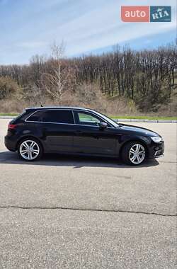 Хэтчбек Audi A3 2017 в 