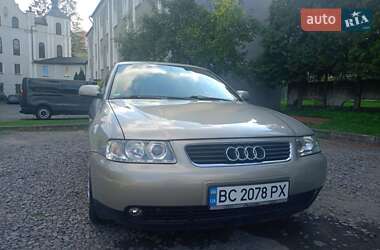 Хэтчбек Audi A3 2003 в 