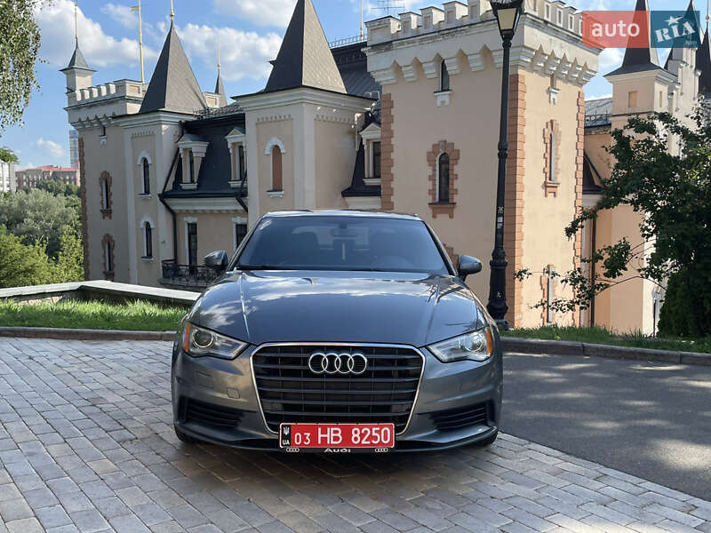 Седан Audi A3 2015 в 