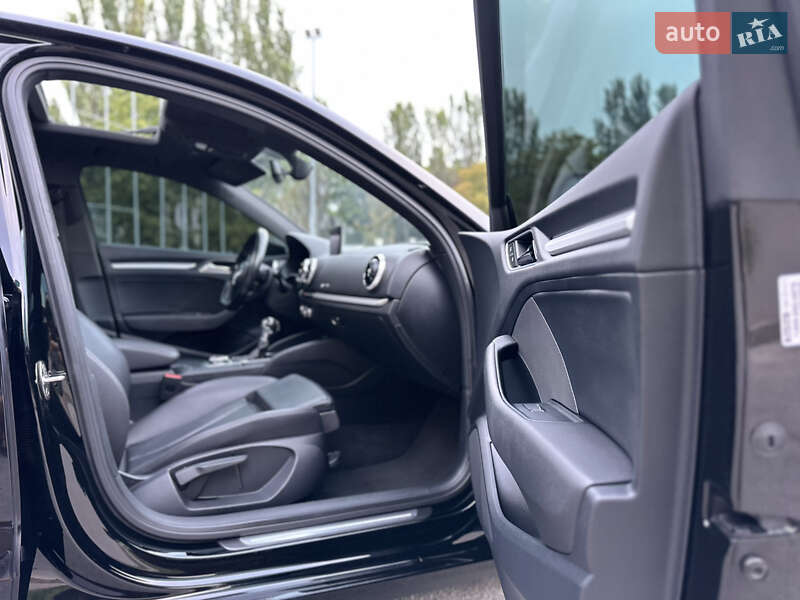 Седан Audi A3 2017 в Запорожье